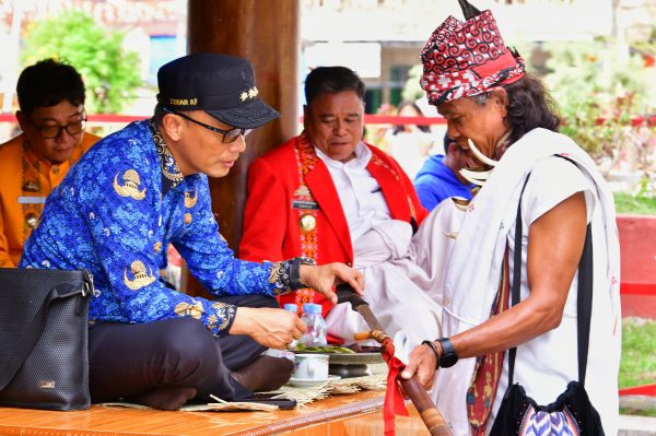 Buka Festival Budaya Toraja Utara, Penjabat Gubernur Sulsel Prof Zudan: Viralkan!