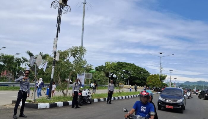 Dukung Kelancaran Puncak Acara Sandeq Silumba 2025, Dinas Perhubungan Sulbar Kerahkan ki Personel LLAJ di Jalan Arteri Mamuju