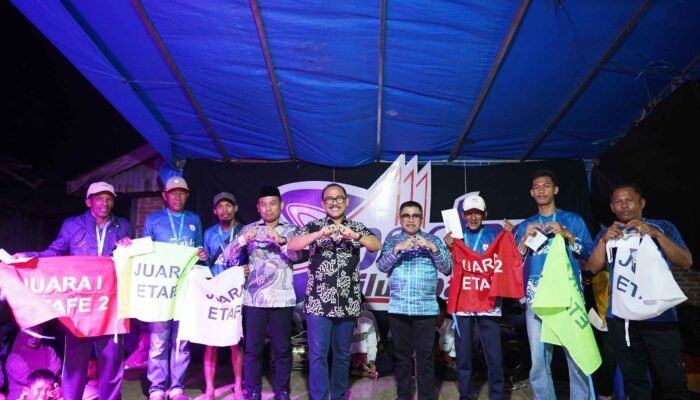 Sandeq Silumba 2025: Meriahkan ki Malam di Pantai Banua Sendana dengan Penyerahan Hadiah