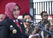 Bupati Sinjai Memberikan Tanda Kehormatan Satyalancana Karya Satya Tahun 2024 Kepada 309 ASN