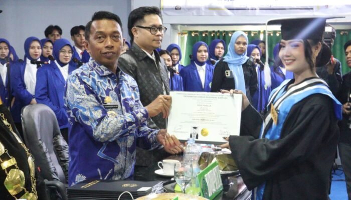 Universitas Ichsan Sidrap Luluskan 97 Sarjana, Bupati Syaharuddin Sampaikan ki Apresiasi