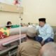Wagub Sulbar Jenguk ki Tokoh Masyarakat, Sampaikan Harapan untuk Kesembuhan