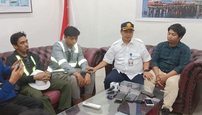 Progres Perbaikan Dermaga Pelabuhan Mamuju Capai 70%, Kontraktor Optimis ki Selasai Akhir Tahun