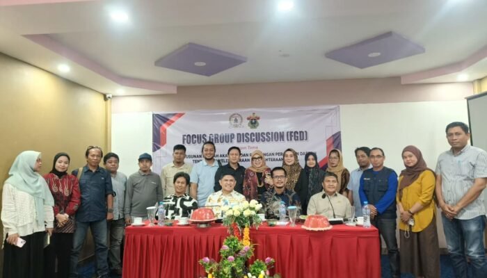 Sekretariat DPRD Sulbar Kolaborasi LPPM Unhas Gelar ki FGD Penyusunan Naskah Akademik Kesejahteraan Sosial