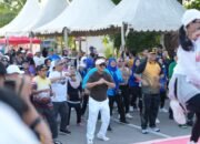 Semarak HUT ke-21 Sulbar: Gubernur Suhardi Duka Borong Dagangan UMKM dan Bagikan ke Warga