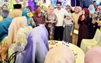 Paparkan ki  Soal Transformasi Paradigma Ekonomi Moneter Internasional, Anas Iswanto Anwar Dikukuhkan Guru Besar Unhas