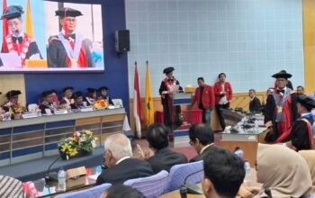 Paparkan ki  Soal Transformasi Paradigma Ekonomi Moneter Internasional, Anas Iswanto Anwar Dikukuhkan Guru Besar Unhas