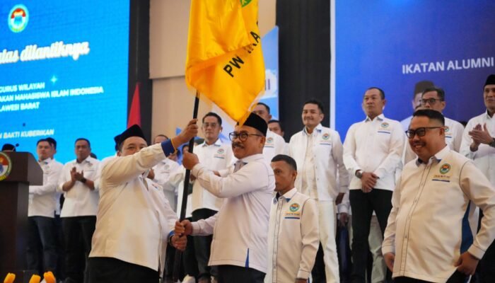 Gubernur Suhardi Duka Resmi ki Pimpin IKA PMII Sulbar, Keberagaman Profesi Pengurus IKA PMII adalah Kekuatan