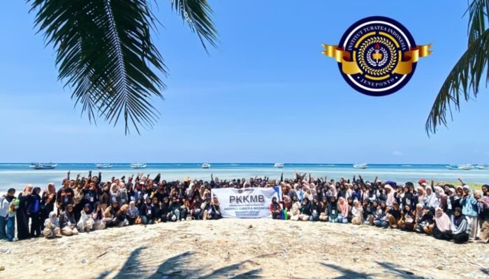 Bertemakan “JANGKO MANJA”, Bina Akrab di Pantai Samboang, Akhiri PKKMB Kampus INTI