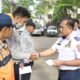 Dinas Perhubungan Kota Makassar Laksanakan Apel dan Menyerahkan Bantuan Untuk Petugas Korban Insiden Demonstrasi