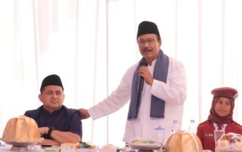 Munafri–Aliyah Dampingi Mensos, Naila dan 19 Keluarga Miskin Terima ki Rumah Baru di Untia