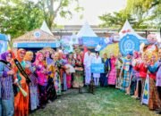 TP PKK Wajo Unjuk Kreativitas dalam Jambore PKK di Bone Sulsel, Sutra Jadi Primadona Buah Tangan Kader