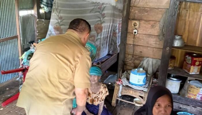Wagub Sulbar Kunjungi ki Warga Kurang Mampu Memastikan Data Kemiskinan Sesuai Fakta Lapangan