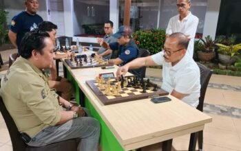 Gubernur Sulbar dan Ketua Percasi Lakukan ki Eksebisi Catur Jelang Launching Maskot Kejurnas 2025