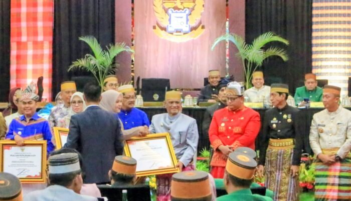 Pemkab Wajo Raih Penghargaan pada HUT Sulsel ke-356: Wujud Nyata Komitmen Turunkan Kemiskinan