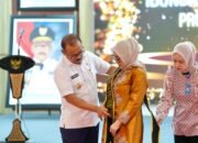 Gubernur Sulbar Kukuhkan Hj. Harsinah Suhardi sebagai Bunda PAUD dan Bunda Guru Periode 2025-2030