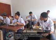 “Mabbarakkai” 86 Siswa SMAN 25 Makassar Dapat mi MBG