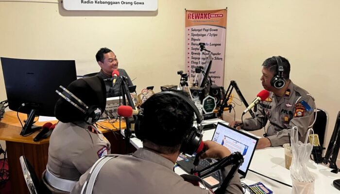 Talk Show Rewako FM: Satlantas Polres Gowa Ajak Masyarakat Jadi Pelopor Keselamatan Berlalu Lintas