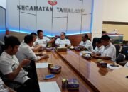 Camat Tamalate bersama Jajaran Terima ki Audisien KONI Kecamatan Tamalate