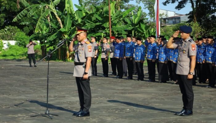 Polda Sulsel Gelar Upacara Ziarah dan Tabur Bunga Peringati HUT Ke-54 KORPRI