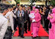 Tradisi Pedang Pora Warnai Wisuda Purnabakti Personil Polres Wajo Tahun 2025