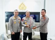 Mantap ki Tauwwa Kapolsek Ujung Loe IPTU Rudi Didampingi Kapolres Bulukumba Bertemu Wakapolri di Jakarta