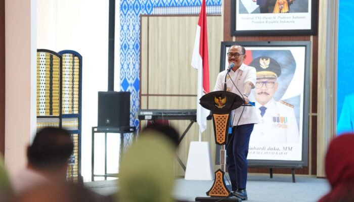 Suhardi Duka di Puncak HKG PKK Sulbar: Jangan Jadi “00”, Istri Pejabat Harus ki Bijak di Media Sosial