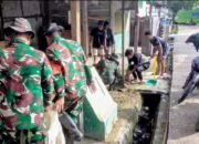 Koramil 1406-03/Maniangpajo Gelar Karya Bhakti Bersihkan Pasar, TNI Hadir Humanis Dekat dengan Pedagang