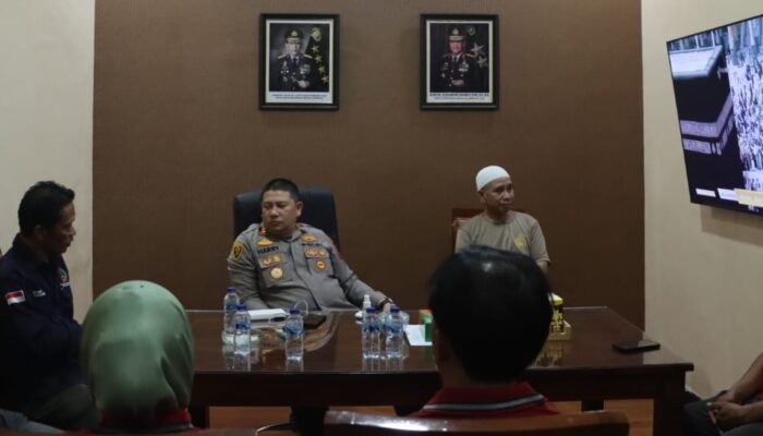 Kapolres Sinjai AKBP Harry Azhar Terima Penghargaan dari AMJI-RI: ‘Media Adalah Lampu Penerang