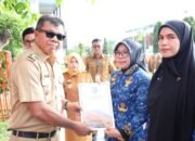 Serahkan SK PPPK Paruh Waktu, Andi Utta Minta ki Tidak Perlu Euforia Berlebihan, Tapi Tunjukkan Kinerjanya