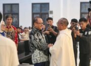 Gubernur Sulbar Sambangi Gereja, Berikan ki Ucapan Selamat Natal dan Serukan Kedamaian antar Umat Beragama