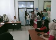 Optimalkan Pelayanan di Hari Pertama Kerja 2026, Kepala Dinas Kominfo Sulbar Pantau ki Kehadiran ASN