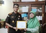 Kajari Bulukumba Banu Laksamana Pamit ki Kepada Pengurus Panti Saadatul Banaat