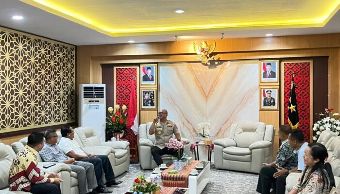 Kapolda Sulbar Bersama Pendeta Simon Perkuat ki Sinergi Lewat Toleransi dan Kerukunan Umat Beragama