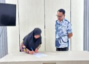 Plt Karo Pemkesra Sulbar Laksanakan ki Penandatanganan Perjanjian Kinerja Bersama Seluruh Jajarannya