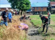 Koramil Tempe Bersama Warga Bersihkan Talut dan Got di Salomenraleng