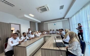 Terima Tim Sosialisasi, Bau Akram Dai : Dispoparekraf Siap mi Terapkan Pergub Nomor 22 Tahun 2025