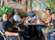 Menyambung Estafet Pembangunan: Suhardi Duka dan Anwar Adnan Saleh Bertemu dalam Keakraban di Jakarta