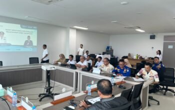 Biro Hukum Paparkan ki Capaian dan Kendala APBD 2025 dalam Rapat Monev bersama DPRD Sulbar