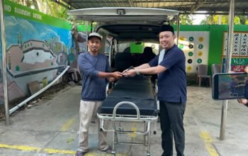 Reses di Desa Ongkoe, Arga Prasetya Ashar Serahkan Ambulans dan 150 Titik Lampu Jalan