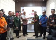 Inspektorat Sulbar Serahkan mi Hasil Audit PKKN kepada Aspidsus Kejati Sulbar