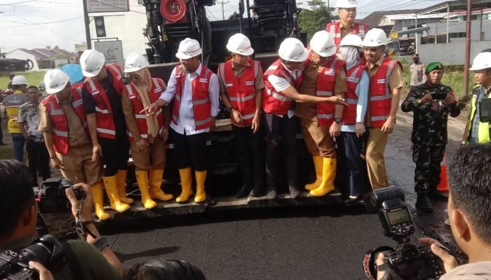 Tappa’Ma’, Gubernur Sulsel Bersama Bupati Resmi Perbaiki Jalan Galesong di Hari Jadi Takalar