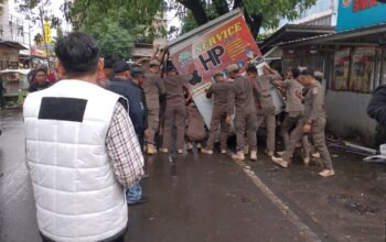 Berjualan Puluhan Tahun: Lapak PKL di Mariso Ditertibkan Ki, Proses Berlangsung Tertib Tanpa Gesekan