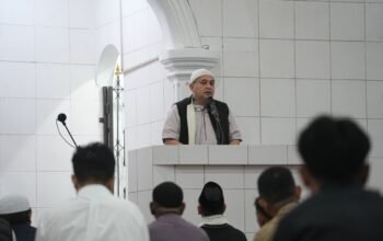 Tauwwa, Wali Kota Munafri Awali Tarawih Perdana & Safari Ramadan Pemkot Makassar di Masjid Agung 45