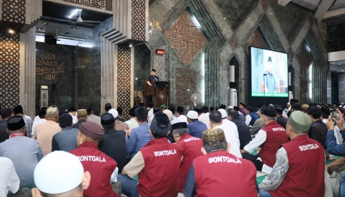Genap Mi Setahun Memimpin, Munafri Doa dan Muhasabah di Al Markaz