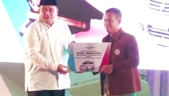 Terima Bantuan Ambulans dari Walikota Makassar, Ini mi Pesan Kiai Sudirman