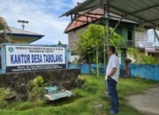 Kadis KominfoSS Inspeksi ki Objek Penerima Bantuan Internet SULBAR Digital di Desa Tabolang