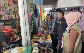 Pastikan Harga Sembako Stabil, Tim Satgas Pangan Sidak ki Pasar Cekkeng Bulukumba