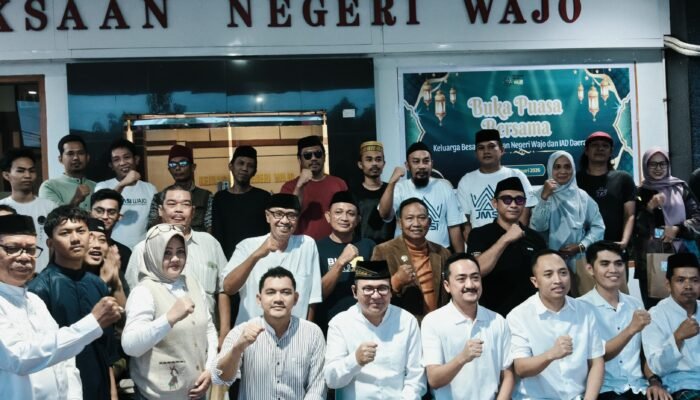 Kejari Wajo Perkuat Sinergi dengan Insan Pers dan LSM Lewat Buka Puasa Bersama