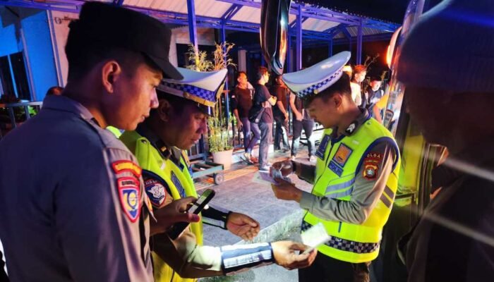 Pastikan Perjalanan Selamat Jelang Libur Ramadhan, Polda Sulbar Gelar ki Pengecekan Kelayakan Bus Antar Kota dan Antar Provinsi
